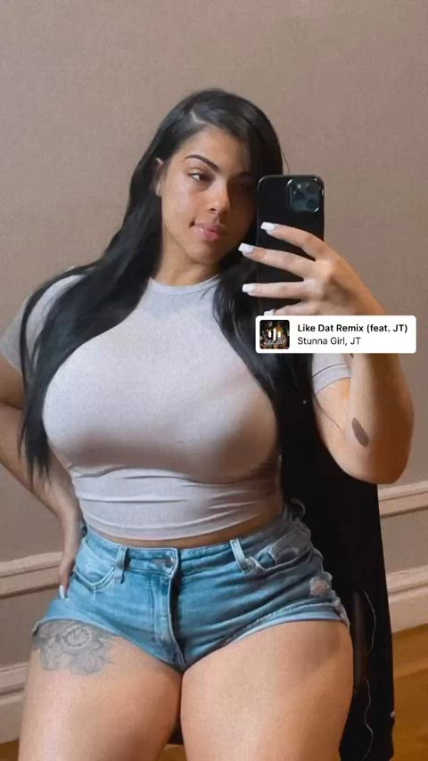 babe big tits brunette busty curvy huge tits latina model natural tits thick clip
