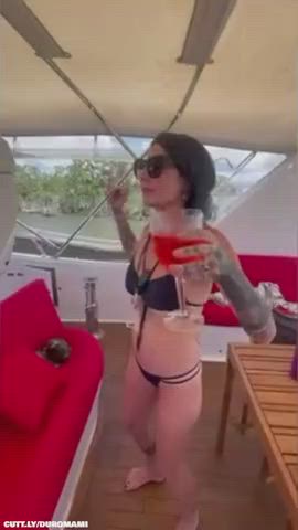 Amateur Babe Blowjob Boat Cuckold Riding Sucking Tattoo Threesome clip