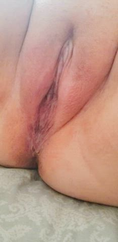 I need to cum so bad my pussy is flowing with juices