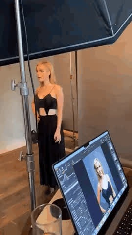 Dress Kiernan Shipka Model clip