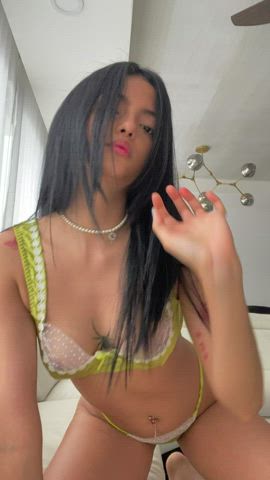 busty camgirl teen clip
