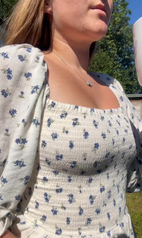 A bra-less life means my boobies officially defy gravity 🤭
