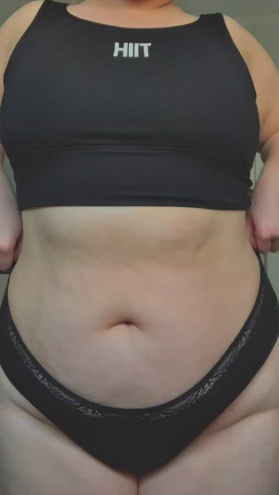 enjoy my chubby gal post-workout titty drop (OC) ✨