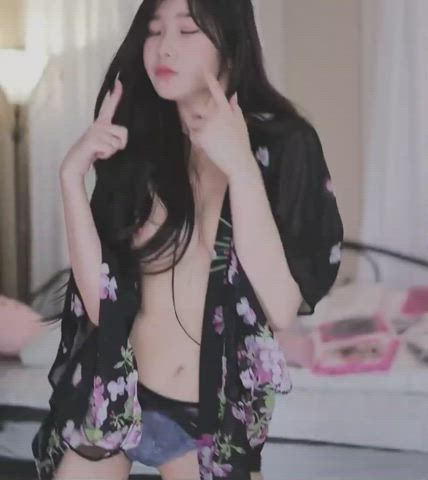 asian cute dancing korean nipples tease teasing teen tits clip