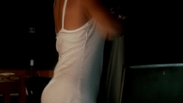 Jennifer Lopez - www.onlythots.com