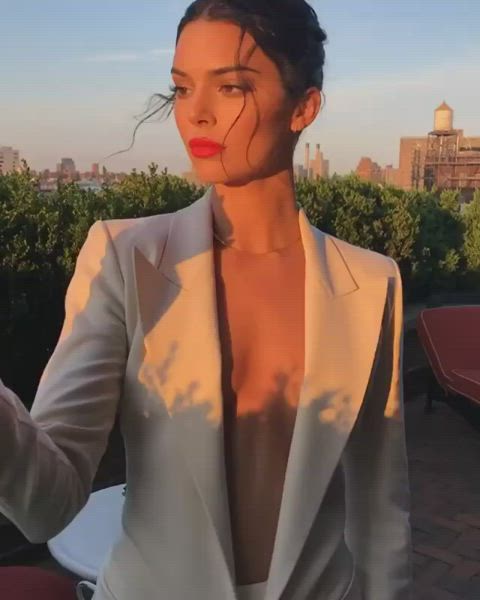 brunette kendall jenner sexy clip