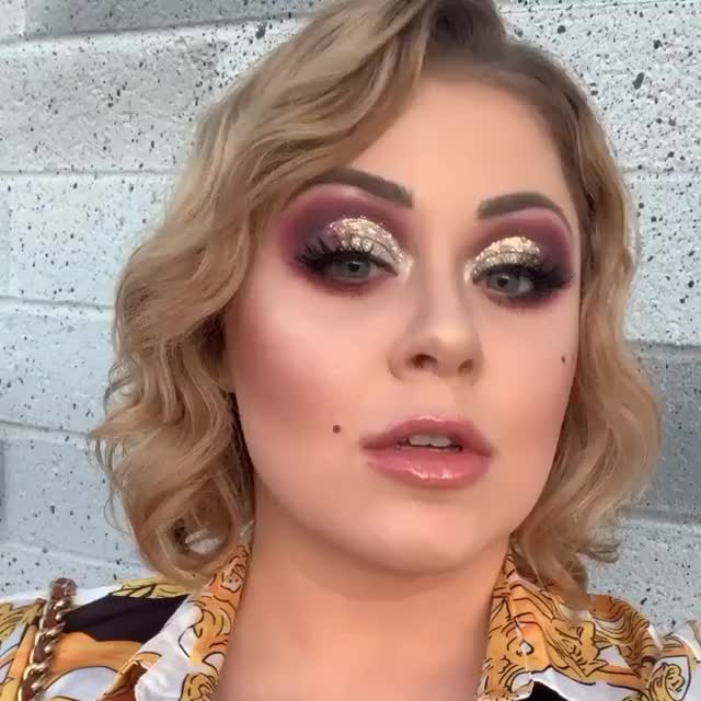 bimbos love makeup