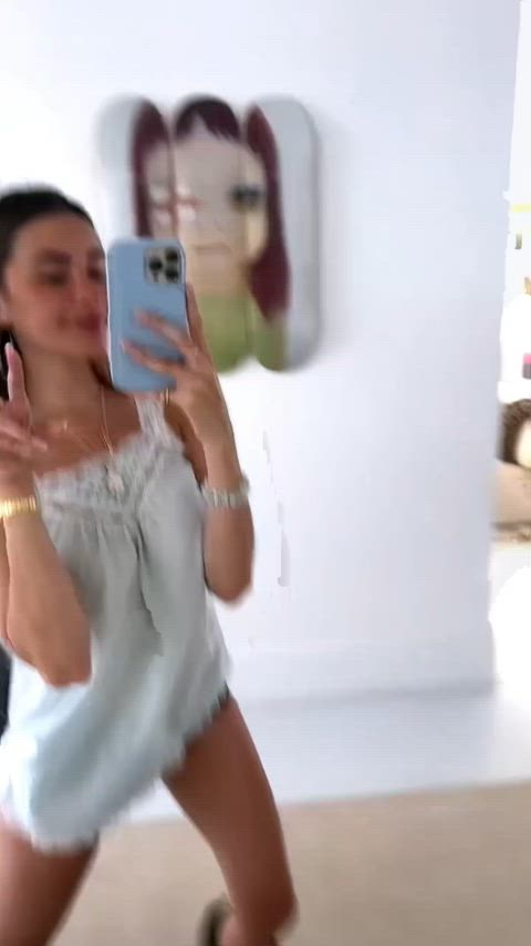 braless celebrity madison beer clip