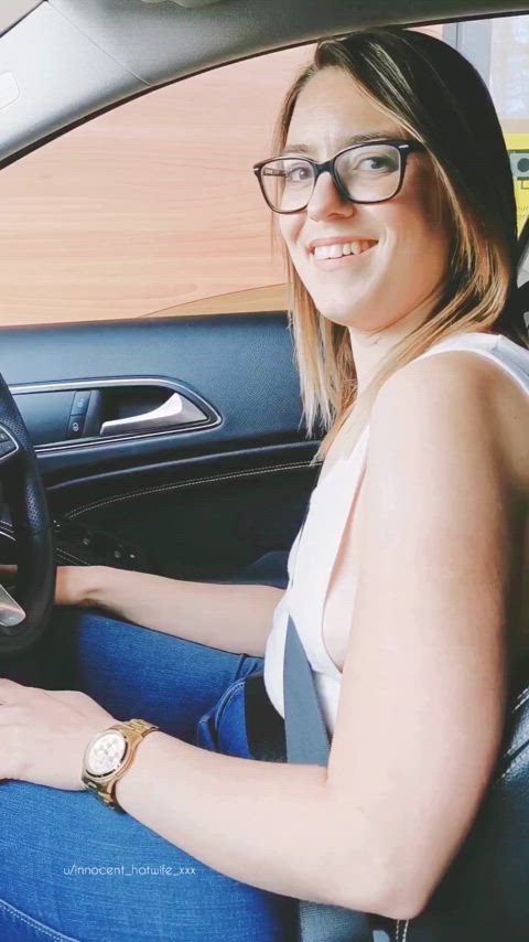 Boob flash at the drive-thru