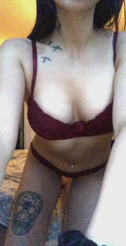 Tattoo Female Amateur clip