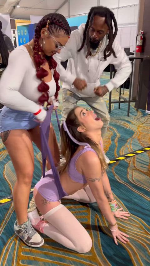 convention thong wedgie clip