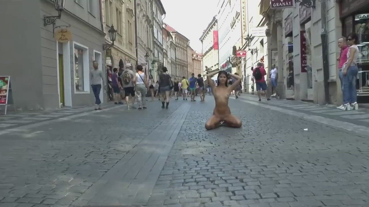 What better place for nude photoshoot than middle of the street