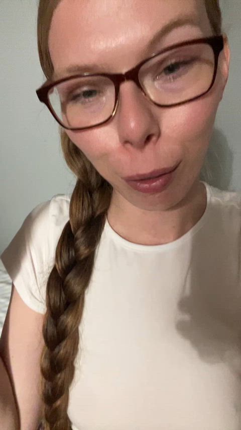 blonde glasses nerd tiktok onlyfans-creators real-girls-on-tiktok clip