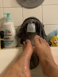 Worshipping my feet in the bathtub