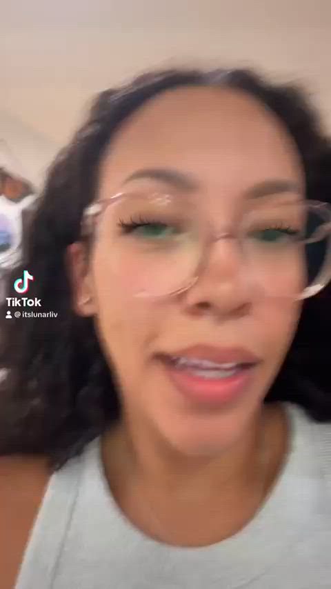 ass clapping bathroom big ass curly hair ebony glasses homemade tight tiktok clip