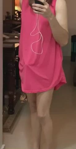 I just love this pink dress, makes me so hott!