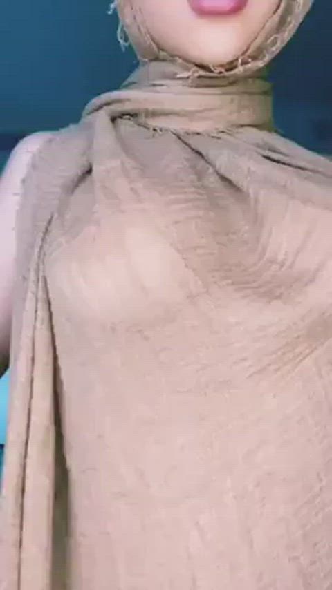 amateur arab big tits bubble butt curvy hijab clip