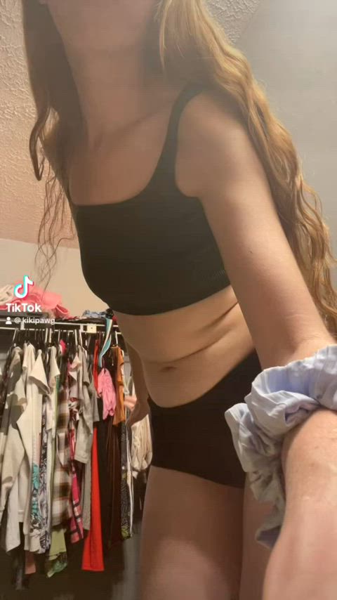 booty bouncing bra jiggle long hair shaking tiktok twerking clip