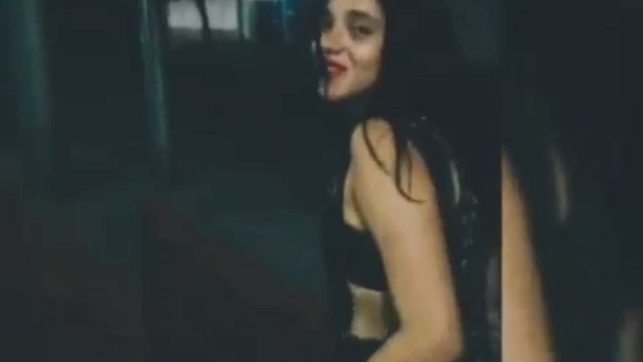 SOUTH DELHI GIRL FUCKED ALL NIGHT AFTER HER TINDER DATE 👅