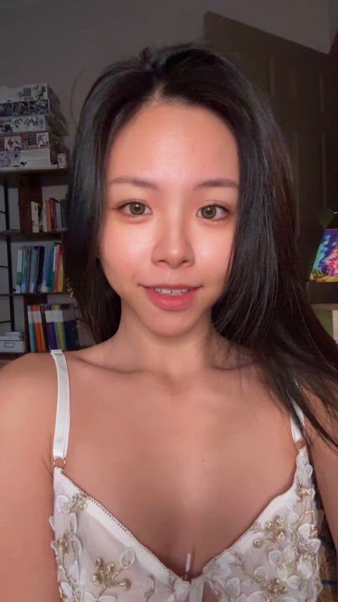 amateur asian babe cleavage cute kiss onlyfans petite tease japanese-nsfw amateur-girls