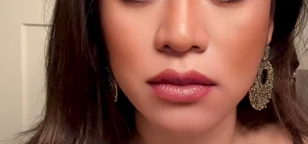 blowjob lips lipstick mature selfie tease clip