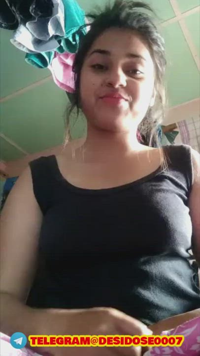 Very Rare/Unseen Cute BUSTY Mumbai Babe In horny mood Giving Her BF Some Material