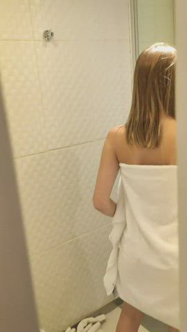 Big Tits Pussy Selfie Teen Topless Towel clip