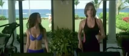 Jennifer Love Hewitt boob bounce