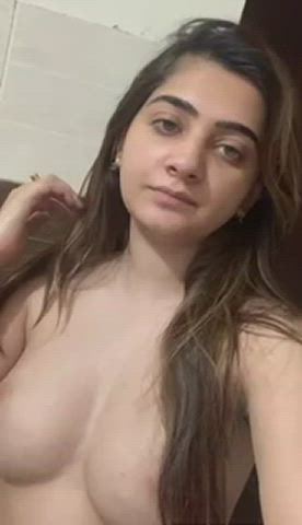 Cute paki babe showing her amazing figure link in comment