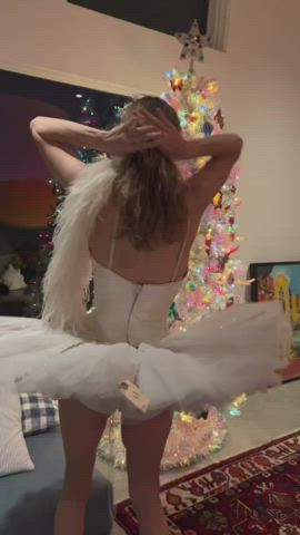 ass blonde brie larson celebrity dancing fake boobs fake tits legs sideboob clip