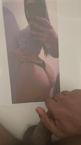 I love to cum on thick girls. Kik Muzzledplant