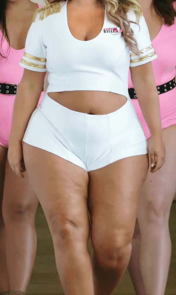 Big and Bouncy Thighs