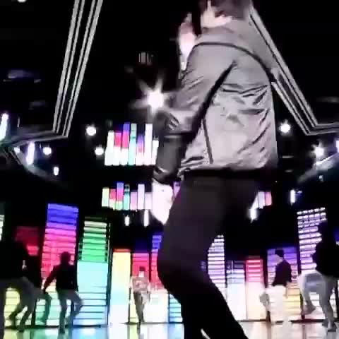 Dancing clip