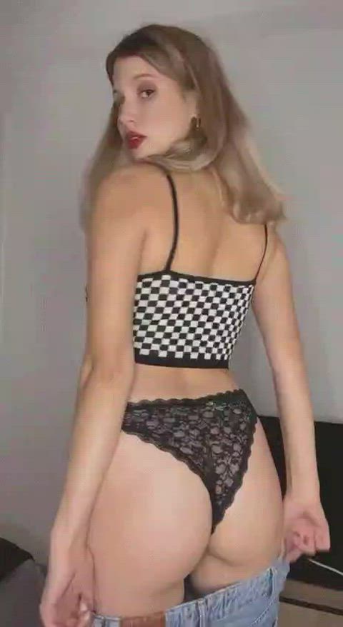 ass blonde undressing clip