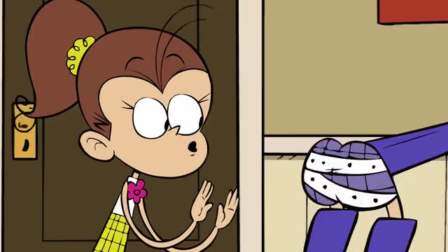 luna loud twerking her butt. (how come luna show off her butt?)