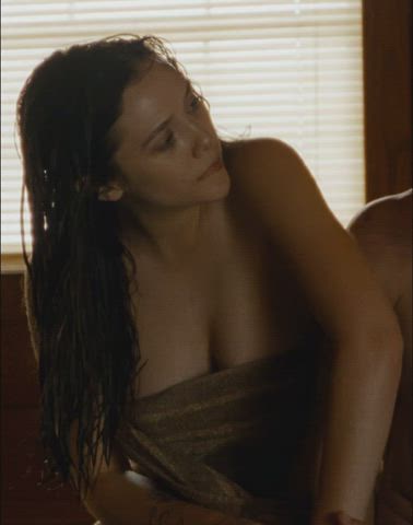 Boobs Elizabeth Olsen Nude clip