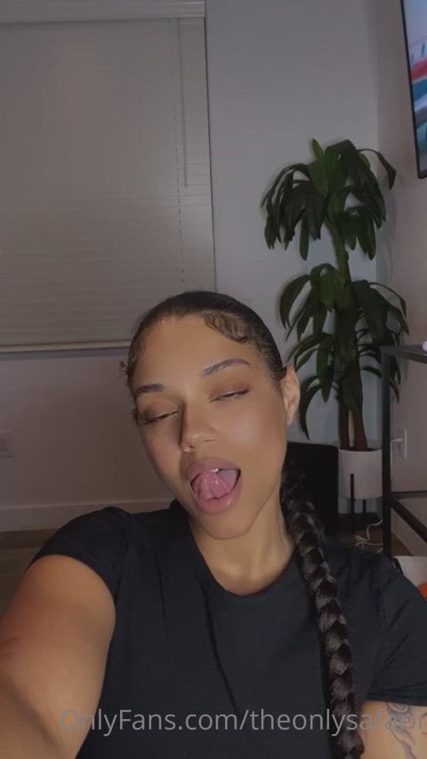 ebony long tongue tongue tongue fetish clip