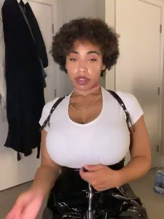 Big Tits Bra Cleavage Ebony Skirt Stripping Striptease Tease clip