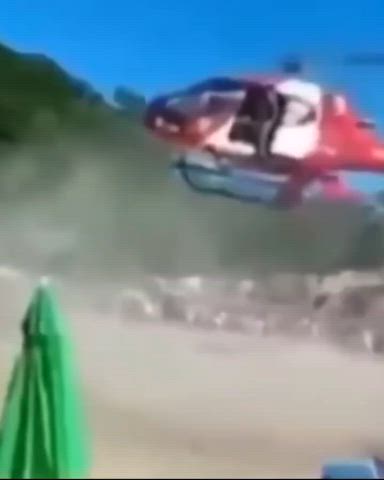 You won't believe this helicopter landing 😱 