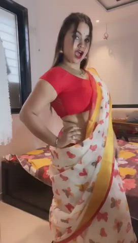 Bhabi Big Ass Big Tits Curvy Hotwife Indian MILF Saree Twerking clip