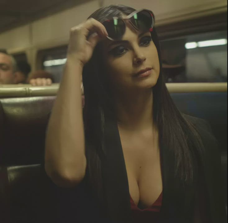 Boobs Cleavage Morena Baccarin clip