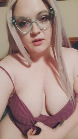 The bisexual urge to play with my tits when they're looking particularly sexy