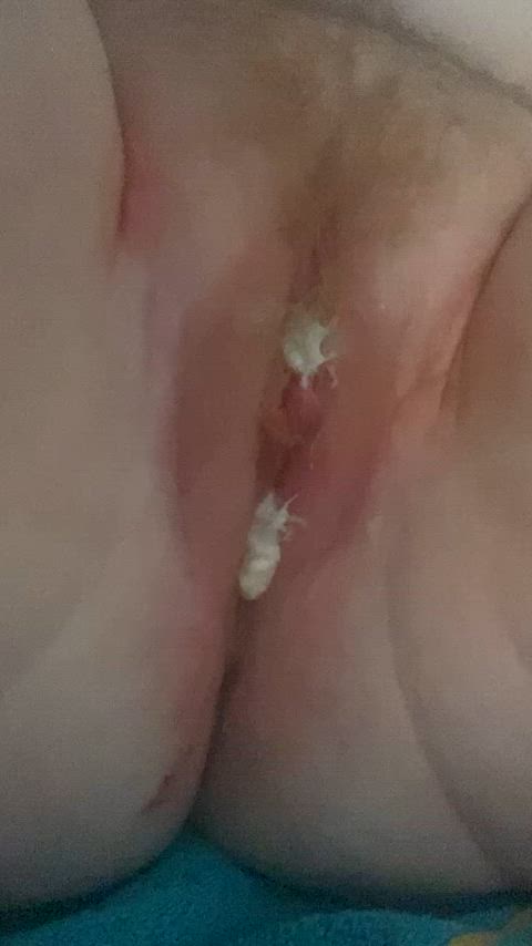 Making my little pussy hurt with toothpaste 1/3