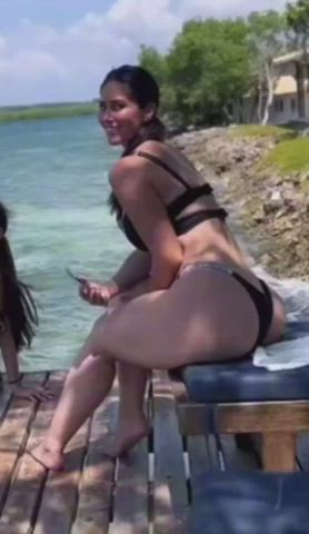 Sofía Yunes and her thicc Mexican body in bikini