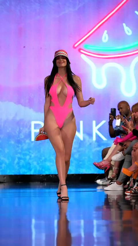beautiful jiggling model swimsuit walking clip
