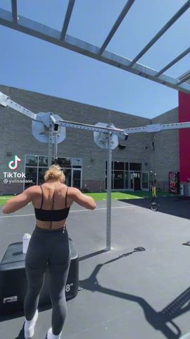 Blonde Fitness Muscular Girl Pawg TikTok clip