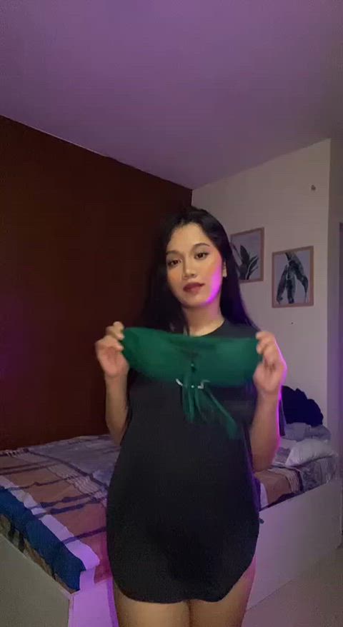 Does my 18 yr old Filipina body makes you hard?  