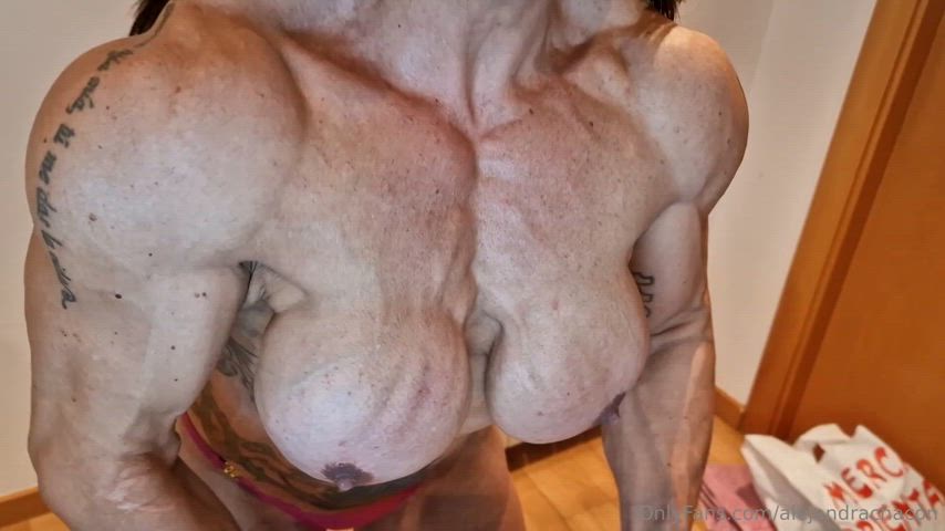 bodybuilder muscles muscular girl muscular milf clip