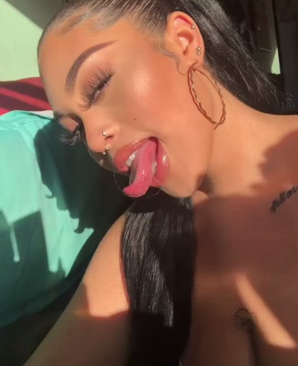 Sexy tongue action