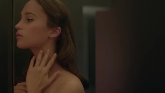 Alicia Vikander shaved full frontal in Ex Machina (1080p)